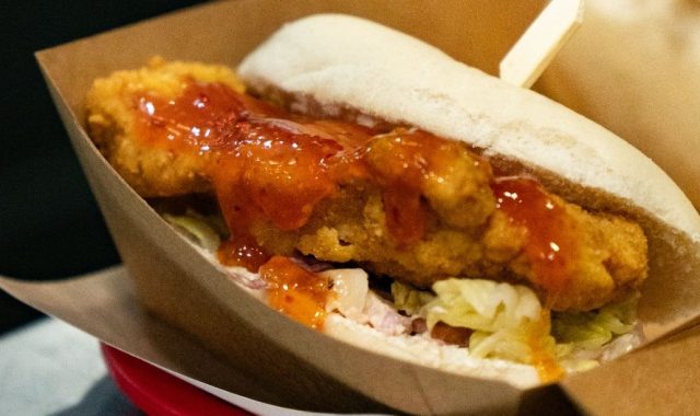 Σέρρες: Το Chicken Universe, ανεβάζει το κοτόπουλο σε… άλλο level! (ΦΩΤΟΓΡΑΦΙΕΣ) – Delivery: 2321181391