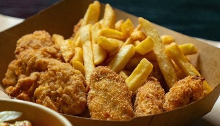Chicken Universe στις Σέρρες: Το μαγαζί, που βάζει το κοτόπουλο στο επίκεντρο! (ΒΙΝΤΕΟ) – Delivery: 2321181391 
